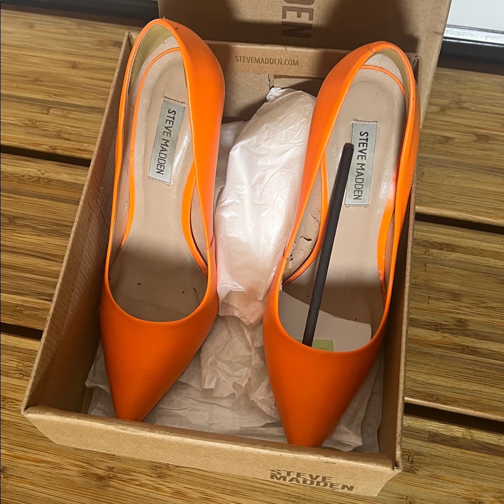 Steve Madden Bold Orange Heels - Picture 6 of 6